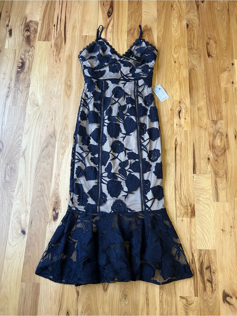NEW Lulus Alluring Dream Navy Blue Floral Mesh Lace Trumpet Midi Dress  Medium